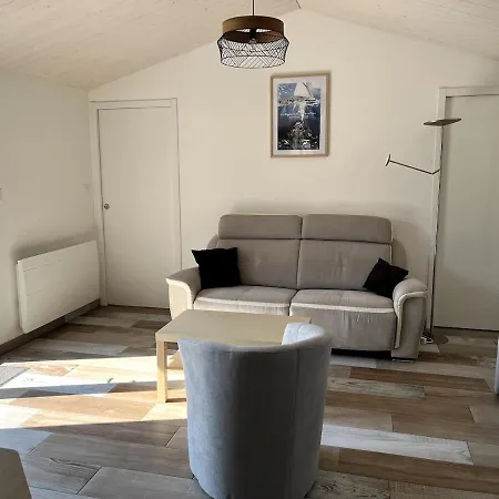 Charmante Maison En Bord De *
