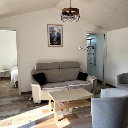 Holiday home Charmante Maison En Bord De